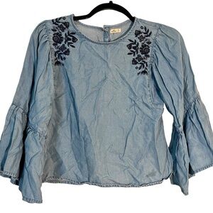 Hollister Soft Chambray Embroidered Blouse (INV 0020)